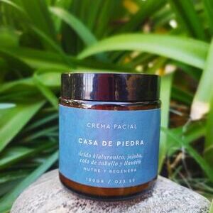 Crema facial . Casa de Piedra